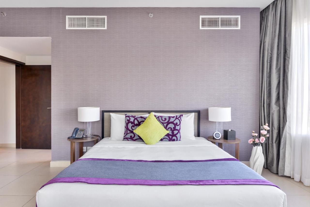 Nassima Tower Hotel Apartments Dubai Exterior foto A bedroom at the hotel