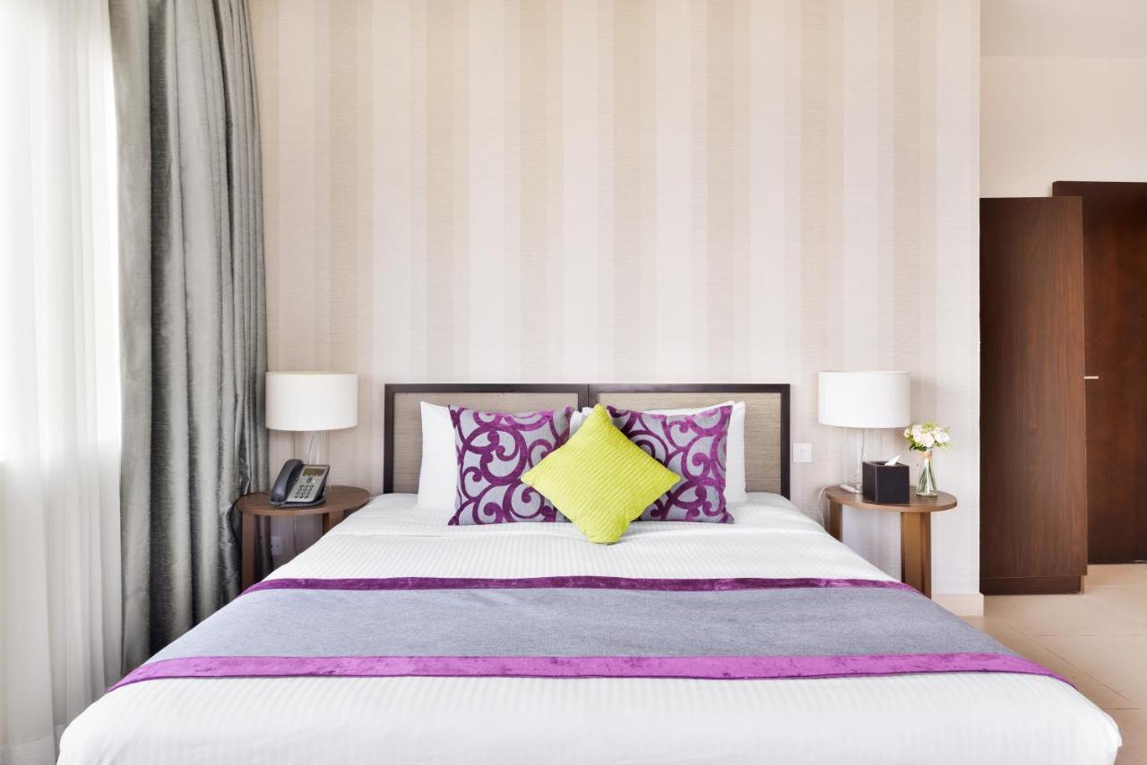 Nassima Tower Hotel Apartments Dubai Exterior foto A bedroom at the hotel