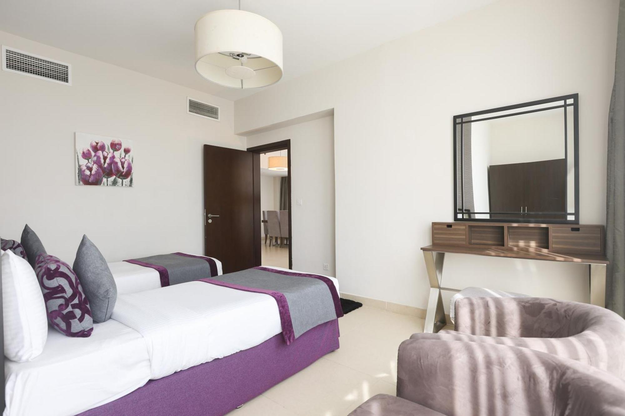 Nassima Tower Hotel Apartments Dubai Exterior foto A bedroom at the hotel