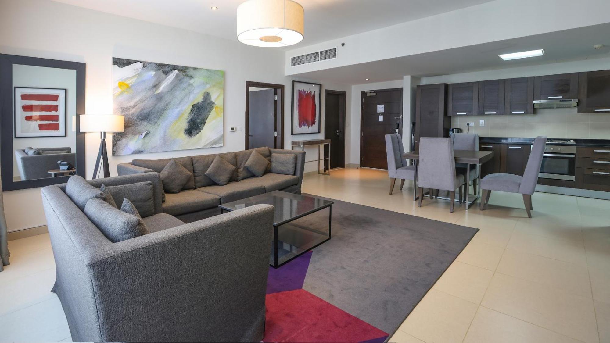 Nassima Tower Hotel Apartments Dubai Exterior foto A living room in a typical apartment